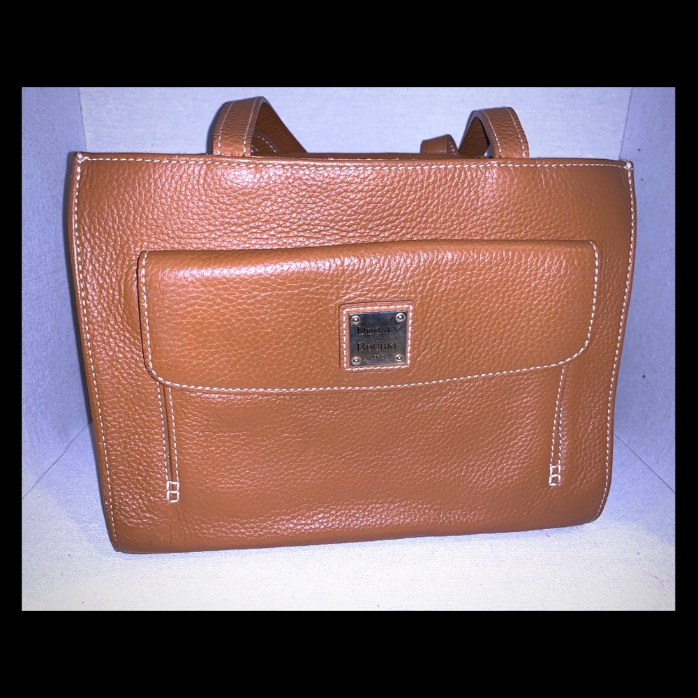 🎈 Dooney & Bourke Satchel